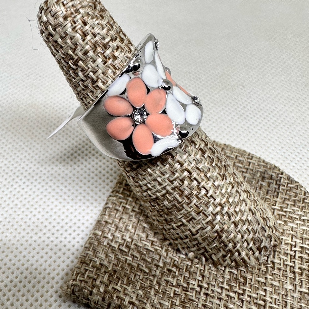 Cute floral fashion pinky ring!